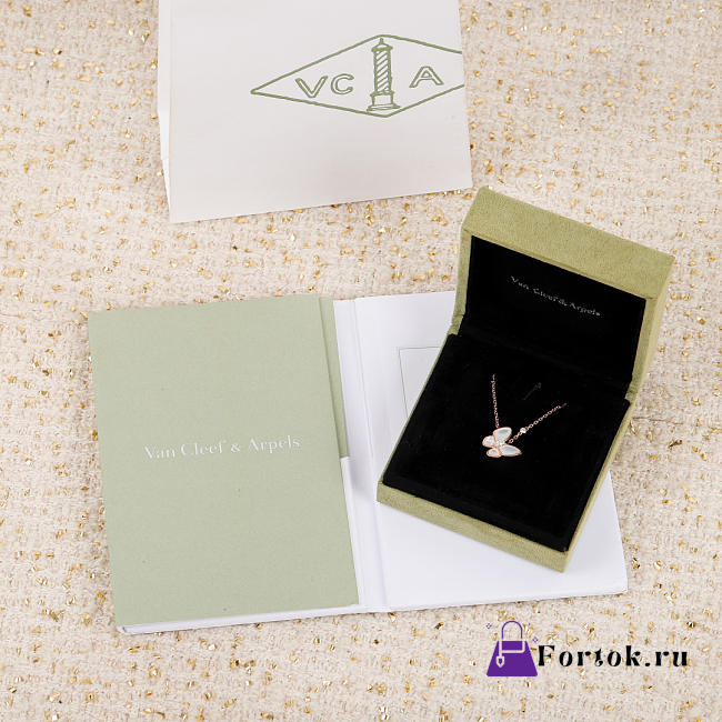 Fortok Van Cleef & Arpels butterfly pendant in turquoise Necklace Rose Gold - 1