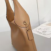 Fortok Coach Brooklyn Shoulder Bag 28 Brass/Honey Brown 28-28-8cm - 4