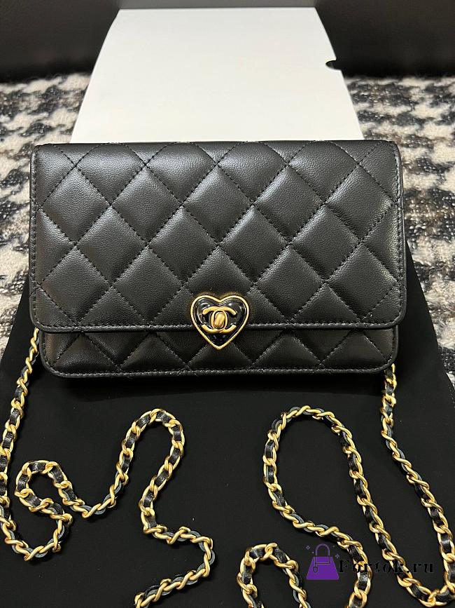 Fortok Chanel Heart Wallet on Chain in black lambskin 19cm - 1