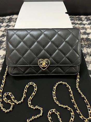 Fortok Chanel Heart Wallet on Chain in black lambskin 19cm