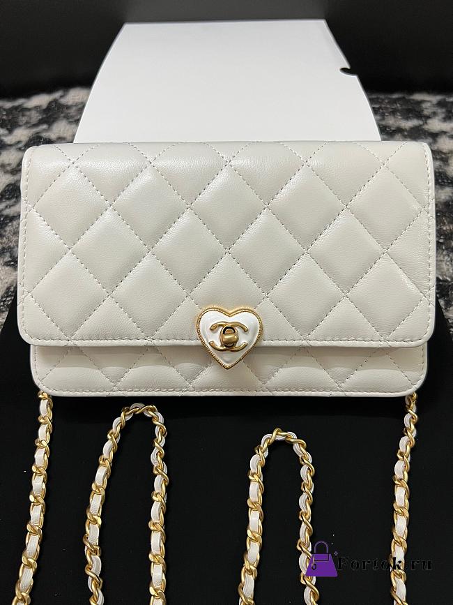 Fortok Chanel Heart Wallet on Chain in White lambskin 19cm - 1