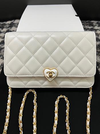 Fortok Chanel Heart Wallet on Chain in White lambskin 19cm
