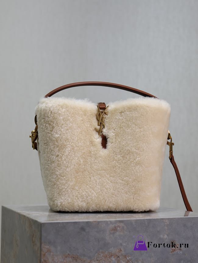 Fortok Saint Laurent Le 37 Mini bucket bag in lamb fur 17×20×13cm - 1
