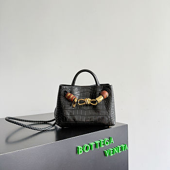 Fortok Bottega Veneta Small Andiamo bag in black 22*15.5*9cm