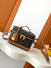 Fortok Celine Mini Vanity Case in Triomphe Canvas and Calfskin Brown 18*12*18cm - 1