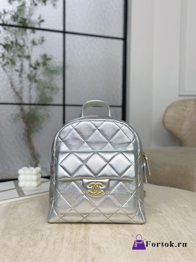 Fortok Chanel CC Turn-lock backpack in silver-tone leather 22*22.5*8.5cm - 1