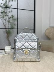 Fortok Chanel CC Turn-lock backpack in silver-tone leather 22*22.5*8.5cm - 1