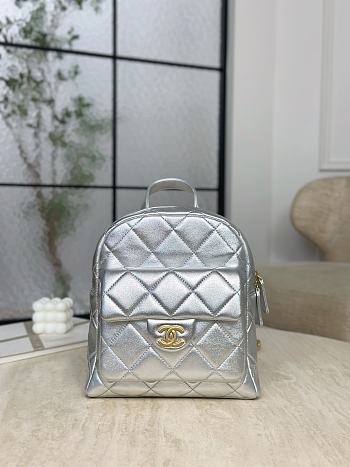 Fortok Chanel CC Turn-lock backpack in silver-tone leather 22*22.5*8.5cm