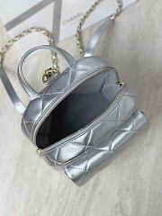 Fortok Chanel CC Turn-lock backpack in silver-tone leather 22*22.5*8.5cm - 6