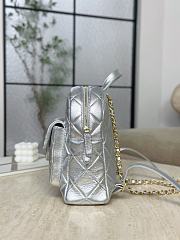 Fortok Chanel CC Turn-lock backpack in silver-tone leather 22*22.5*8.5cm - 4