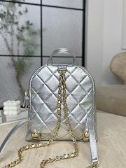 Fortok Chanel CC Turn-lock backpack in silver-tone leather 22*22.5*8.5cm - 2
