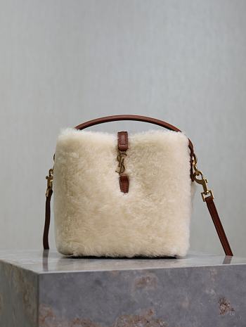 Fortok Saint Laurent Le 37 Mini shearling bucket bag 15×13×6cm