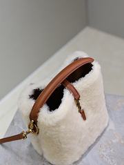Fortok Saint Laurent Le 37 Mini shearling bucket bag 15×13×6cm - 6