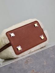 Fortok Saint Laurent Le 37 Mini shearling bucket bag 15×13×6cm - 4