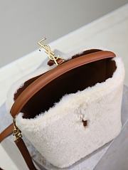 Fortok Saint Laurent Le 37 Mini shearling bucket bag 17×20×13cm - 5