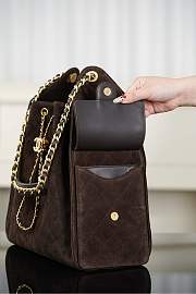 Fortok Chanel 25 small handbag in dark brown suede calfskin 40x30x15cm - 4