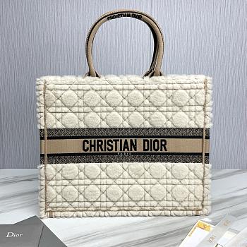 Fortok Dior Book Tote bag White Fur Brown 42×35×18.5cm
