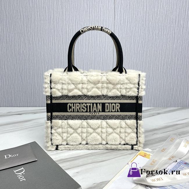 Fortok Dior Book Tote bag White Fur Black 26.5 X21 x14cm - 1