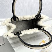 Fortok Dior Book Tote bag White Fur Black 26.5 X21 x14cm - 2