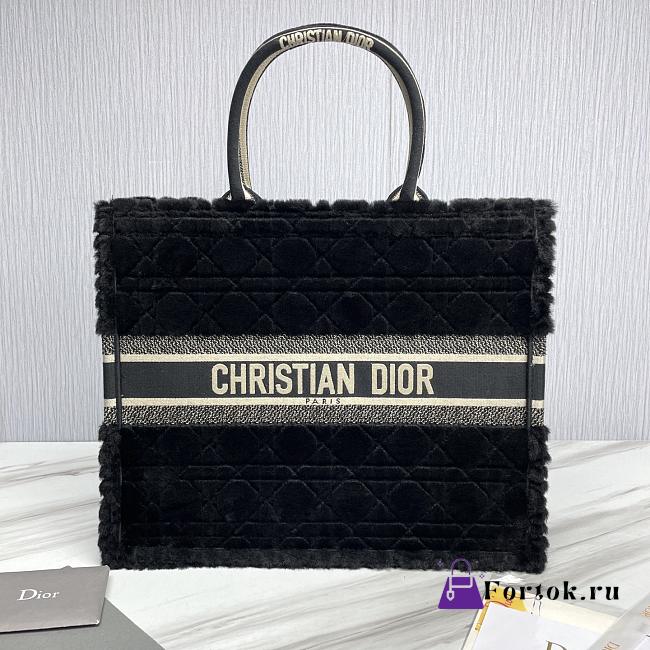 Fortok Dior Book Tote bag Fur Black 42×35×18.5cm - 1