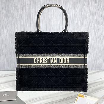 Fortok Dior Book Tote bag Fur Black 42×35×18.5cm