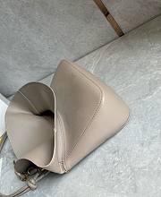 Fortok Loewe Ola Medium leather shoulder bag warm beige and soft gray 26*13*18cm - 6
