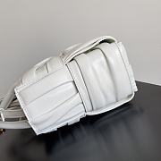 Fortok Bottega Veneta Arco Tote Maxi Intrecciato Pleated Leather White 25*16*10cm - 3