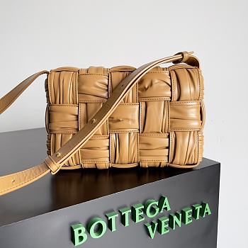 Fortok Bottega Veneta Arco Tote Maxi Intrecciato Pleated Leather Brown 25*8*16.5cm