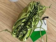 Fortok Bottega Veneta The Mini Pouch in Shiny Leather Green 23*13*5cm - 2