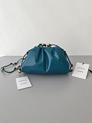 Fortok Bottega Veneta The Mini Pouch Shiny Leather Blue With beaded strap 23*13*5cm - 1