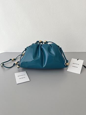 Fortok Bottega Veneta The Mini Pouch Shiny Leather Blue With beaded strap 23*13*5cm