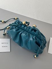 Fortok Bottega Veneta The Mini Pouch Shiny Leather Blue With beaded strap 23*13*5cm - 5