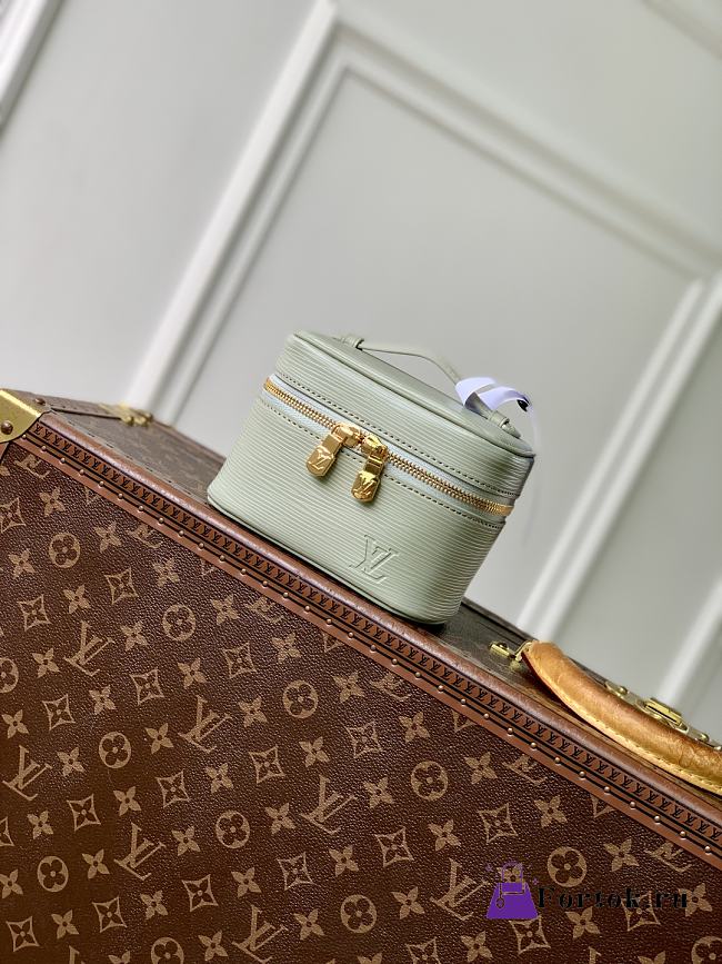 Fortok Louis Vuitton Micro Nice Nano Cosmetic Bag Pale Mint Green Epi leather 14x8.5x10.2cm - 1