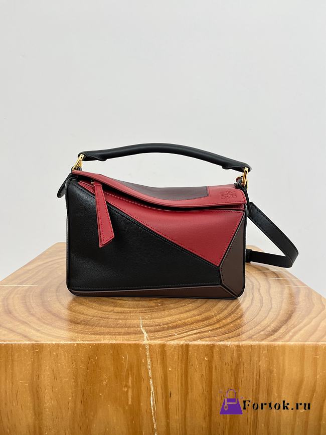 Fortok Loewe Puzzle bag Black and Red color-block design 24～16.5～10.5CM - 1
