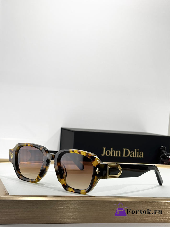 Fortok John Dalia Sunglasses Project 02 - 1