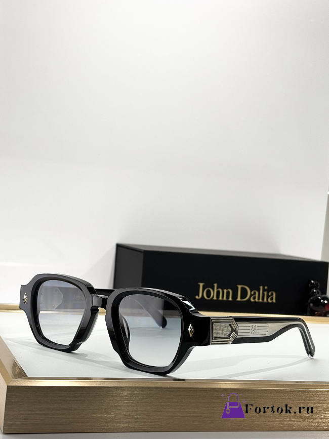 Fortok John Dalia Sunglasses Project 03 - 1