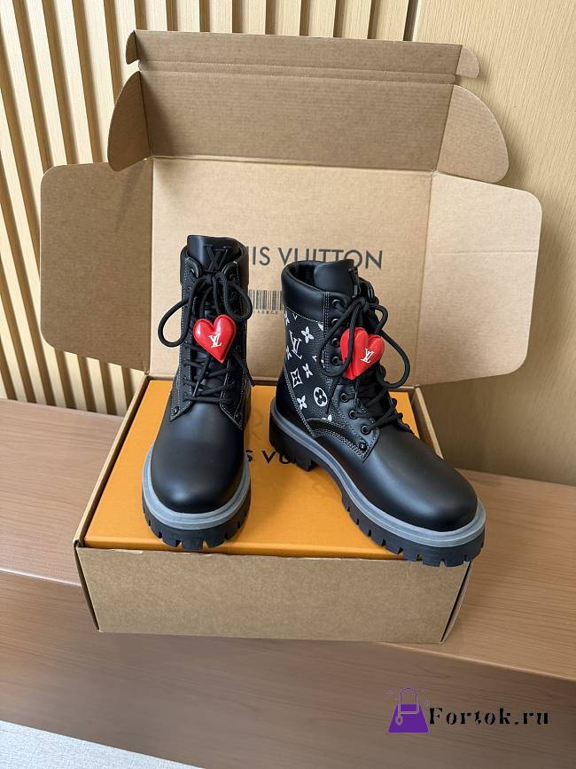 Fortok Louis Vuitton LV Ranger Boots in black leather Monogram  - 1
