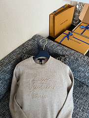 Fortok Louis Vuitton Cursive Signature Pullover in a light beige - 3