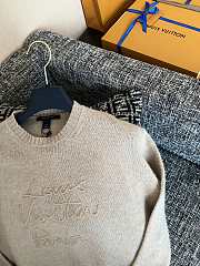 Fortok Louis Vuitton Cursive Signature Pullover in a light beige - 4