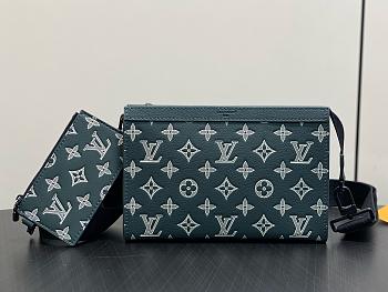 Fortok Louis Vuitton Gaston Wearable Wallet Green 22*14.5*4.5Cm