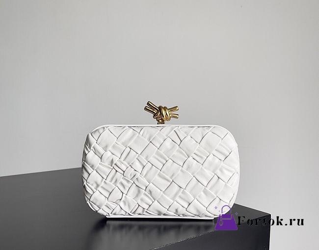 Fortok Bottega Veneta Knot clutch bag in a White 20.5*6*12.5cm - 1