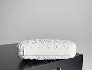 Fortok Bottega Veneta Knot clutch bag in a White 20.5*6*12.5cm - 3