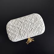 Fortok Bottega Veneta Knot clutch bag in a White 20.5*6*12.5cm - 2