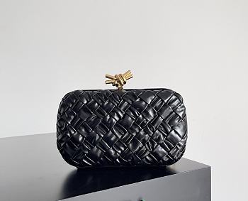 Fortok Bottega Veneta Knot clutch bag in a Black 20.5*6*12.5cm