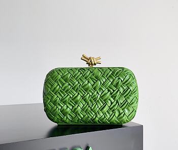 Fortok Bottega Veneta Knot clutch bag in a Green 20.5*6*12.5cm