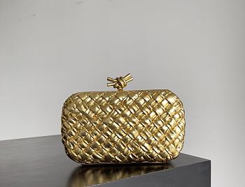 Fortok Bottega Veneta Knot clutch bag in a Gold 20.5*6*12.5cm