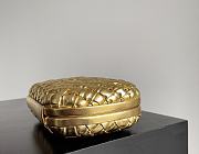 Fortok Bottega Veneta Knot clutch bag in a Gold 20.5*6*12.5cm - 6
