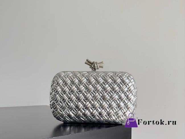 Fortok Bottega Veneta Knot clutch bag in a Silver 20.5*6*12.5cm - 1
