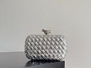 Fortok Bottega Veneta Knot clutch bag in a Silver 20.5*6*12.5cm - 1