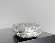 Fortok Bottega Veneta Knot clutch bag in a Silver 20.5*6*12.5cm - 5